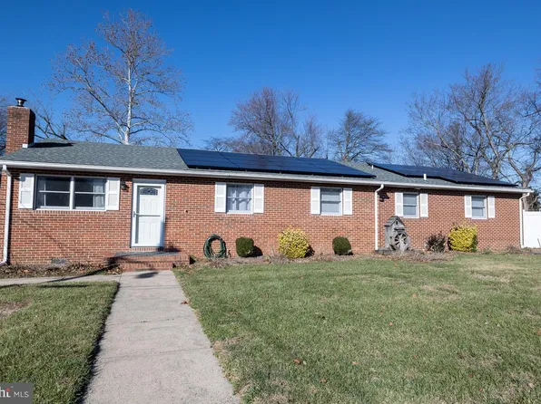 195 S Roosevelt Ct, Thorofare, NJ 08086