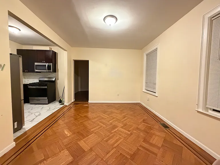 198 Danforth Ave #1 — Photo 2