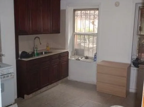 134 Macon St, Brooklyn, NY 11216