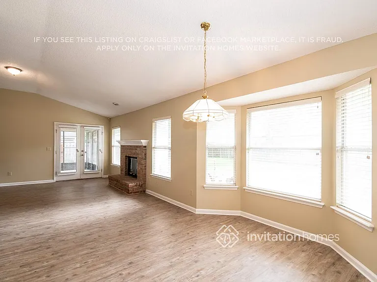 1737 Chalet St — Photo 4