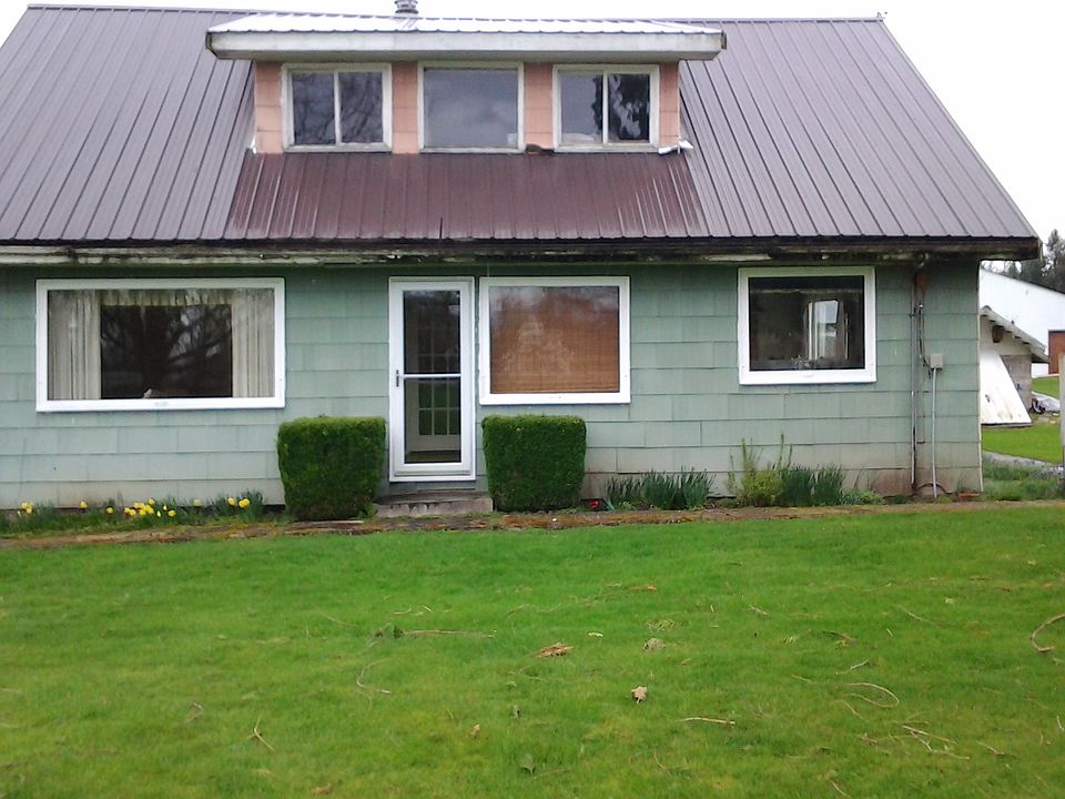 Metal roofed 3bedroom