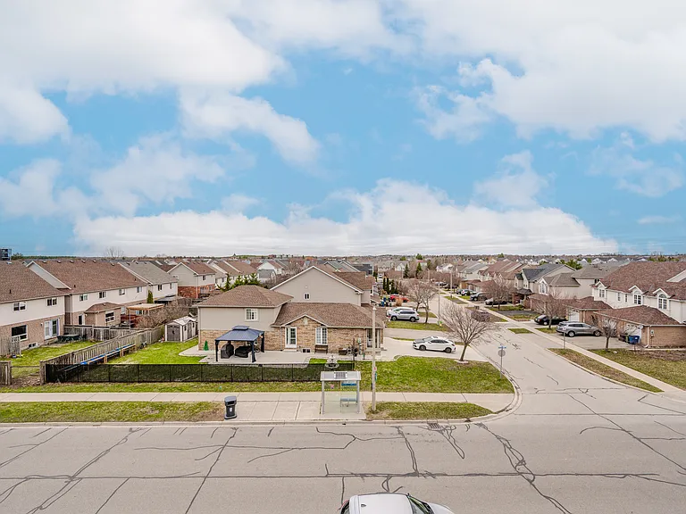 39 Goodwin Dr #402 — Photo 9