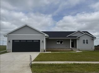 1513 Prairie Dr, Grundy Center, IA 50638