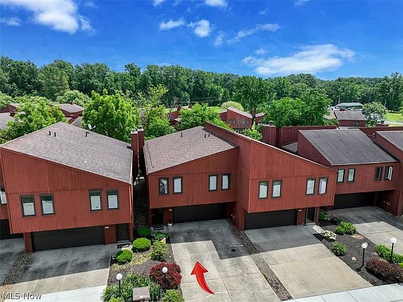 2nd image of 32765 Brookstone Ln #10
