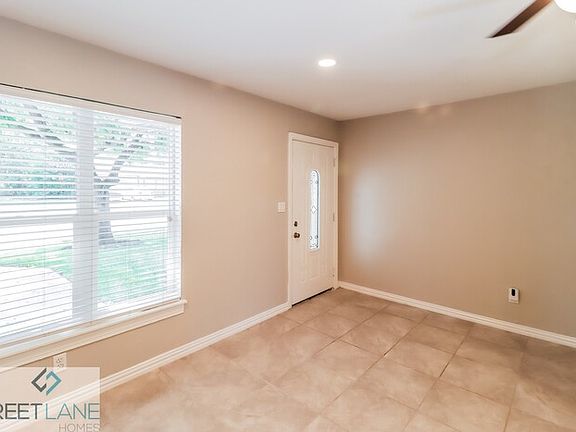 3rd image of 4120 Winfield Ave