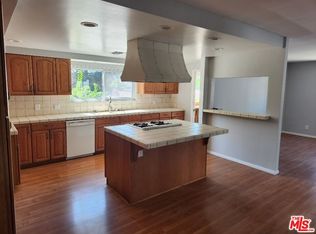 9542 Yolanda Ave, Northridge, CA 91324