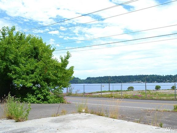 2nd image of 1515 W Bay Dr NW
