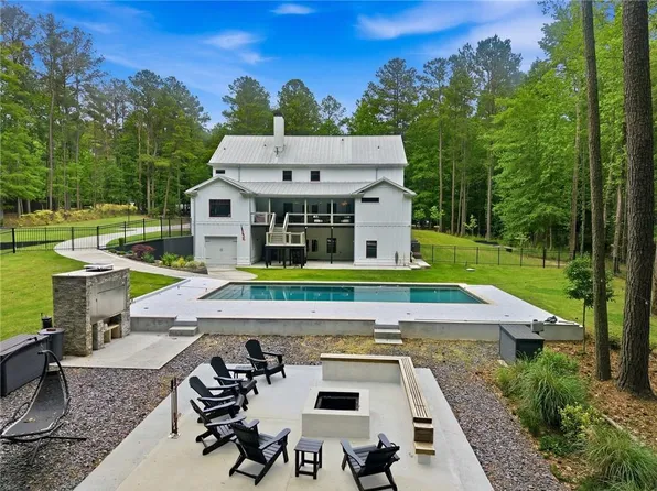 215 Diamond Point, Fayetteville, GA 30215