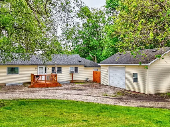 407 N Otter Creek Rd, Streator, IL 61364