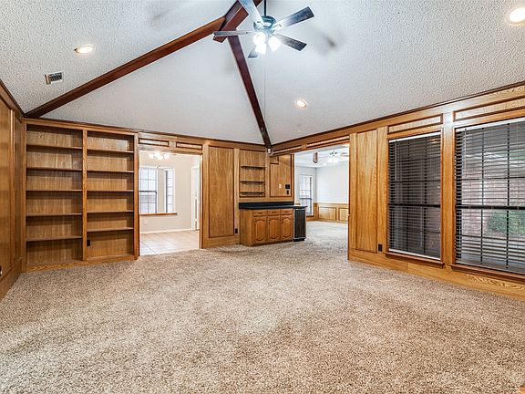 4th image of 4913 Portola Dr