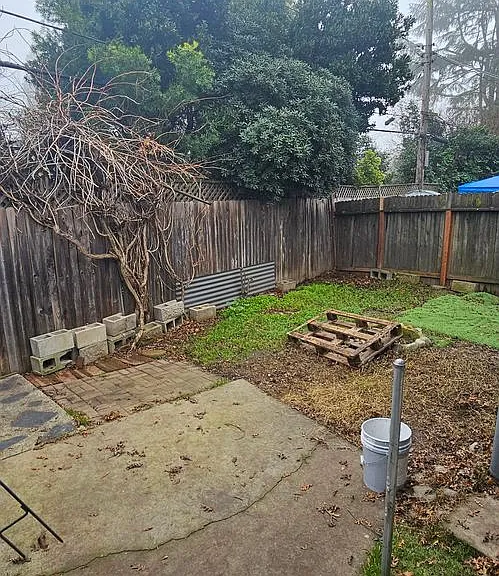 5901 S Land Park Dr — Photo 2