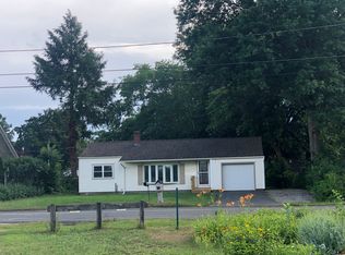 18 Burts Pit Rd, Northampton, MA 01060