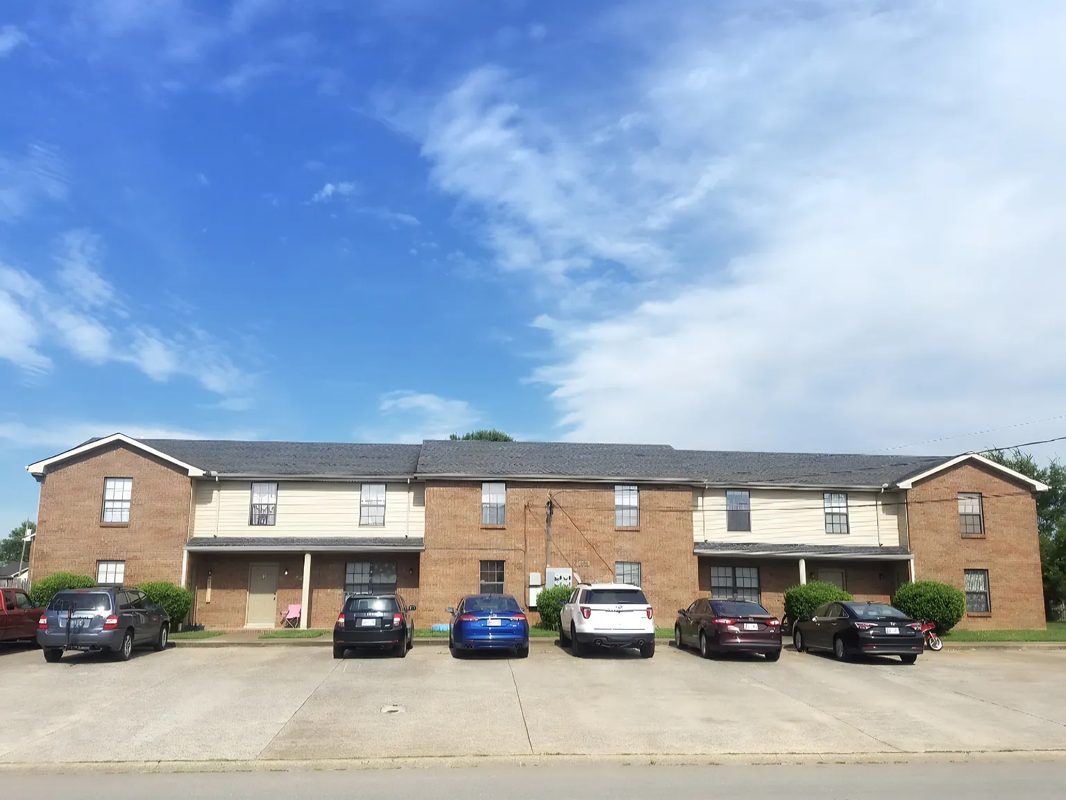 2 bed, 1.5 bath, 750 sqft, $925 — Photo 1