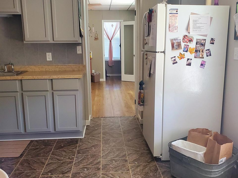 1st image of 11 Central Ave E #11