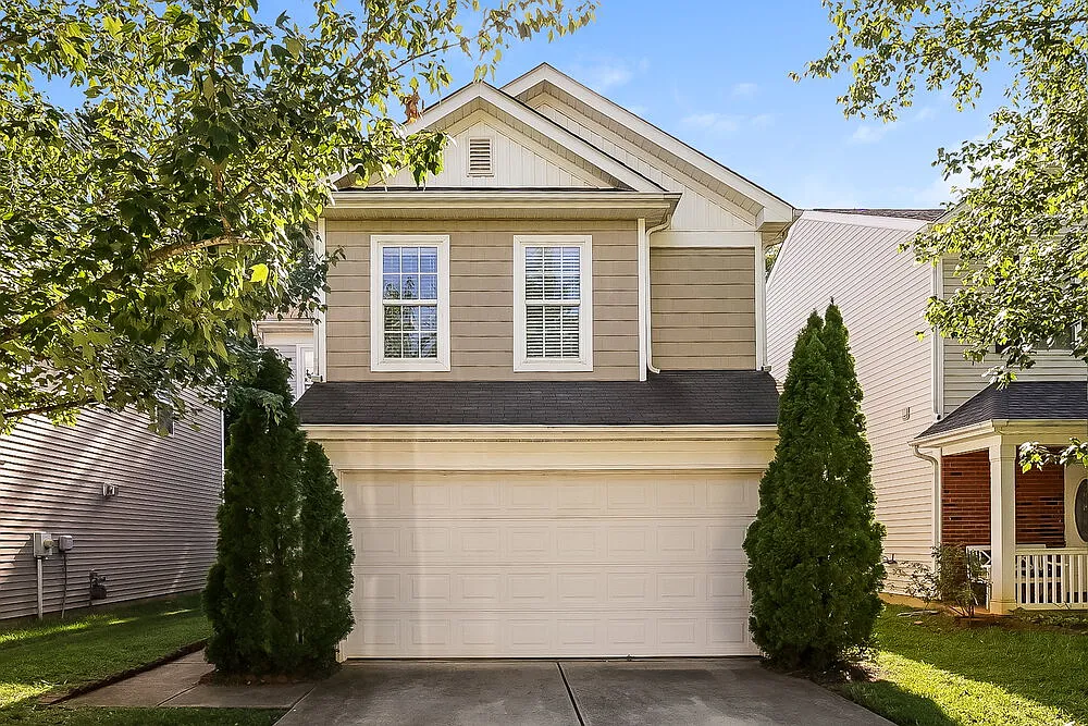 3 bed, 2.5 bath, 1620 sqft, $1,965 — Photo 1