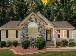 6409 Amber Dr, Mebane, NC 27302