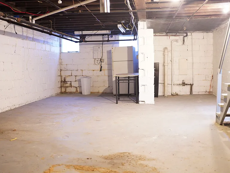 2330 Murray Ave — Photo 12