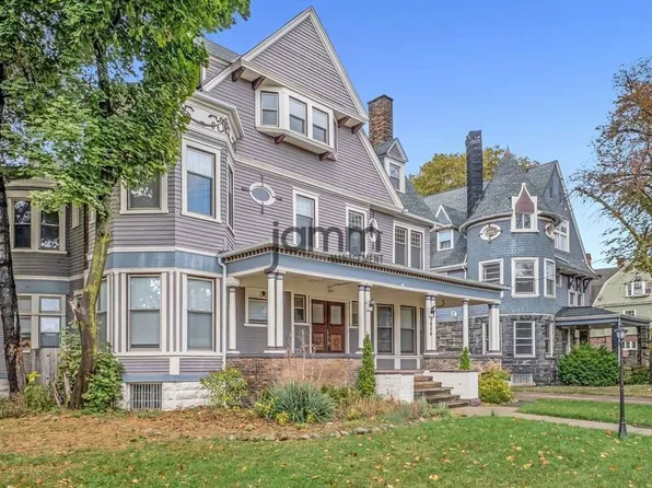 1856 E 89th St #302, Cleveland, OH 44106