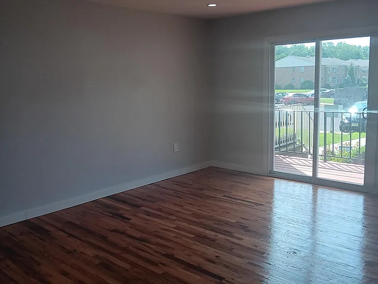 River Edge Apartments — Photo 67