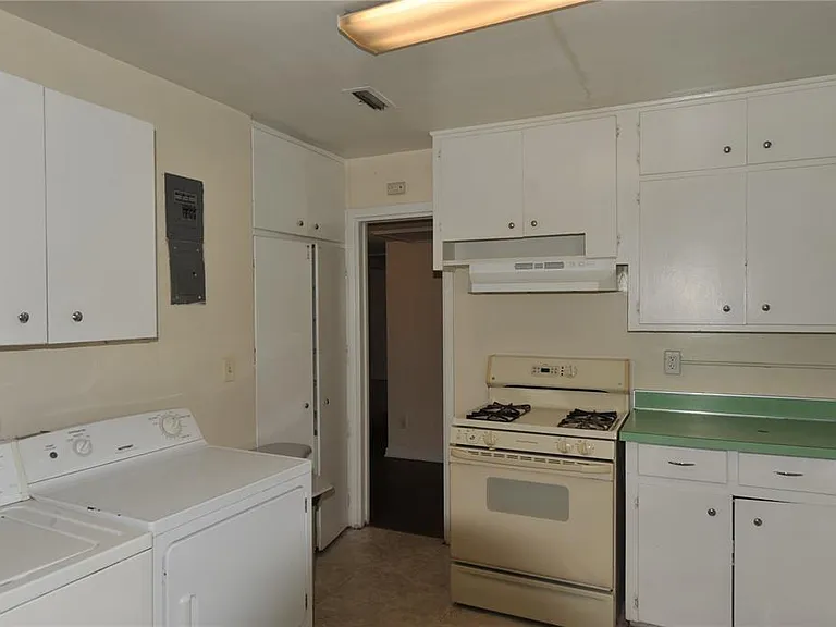 1410 NW 7th Rd — Photo 13