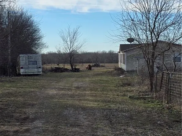 1104 Tomahawk Rd, Mapleton, KS 66754