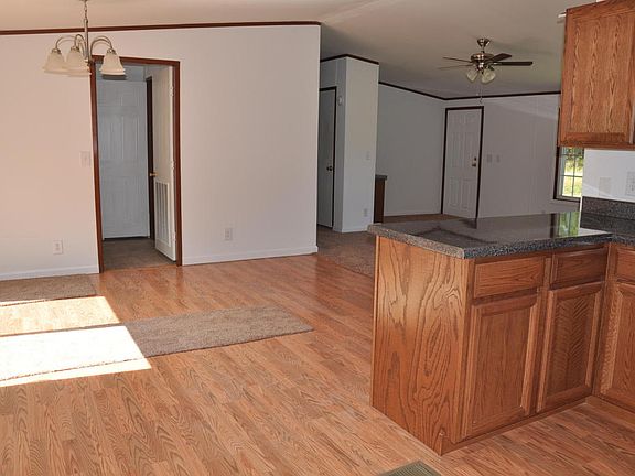 4th image of 14 Gun Hill Ln