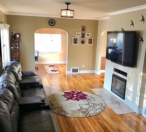 2nd image of 5827 Wickfield Dr