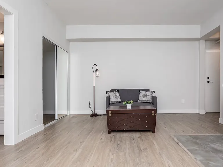 The Lido Apartments — Photo 6