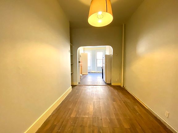 3rd image of 171 Irving Ave APT 2R