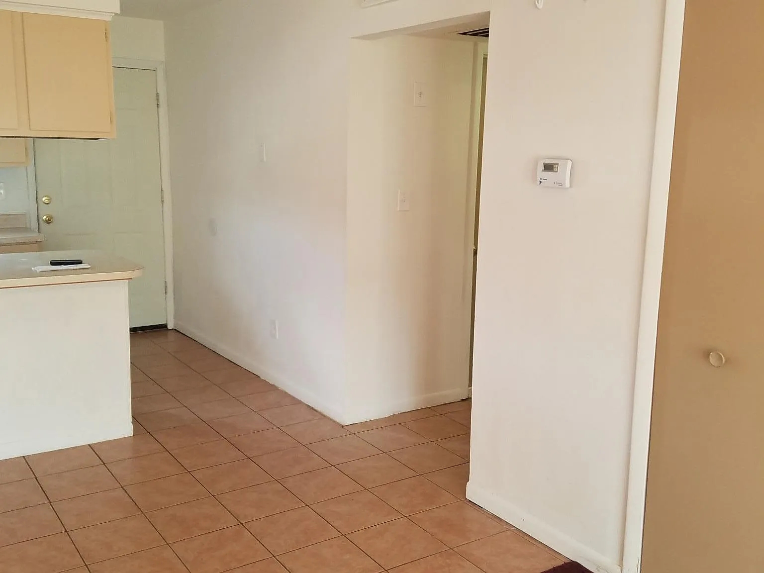 1 bed, 750 sqft, $975 — Photo 4