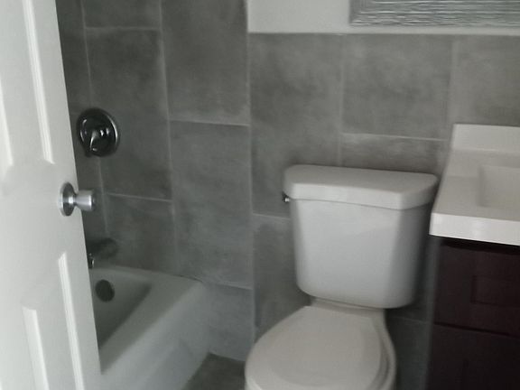 4th image of 3710 N Pine Grove Ave APT 515