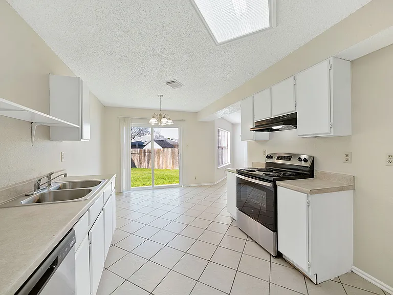2010 Muddy Peak Dr — Photo 15