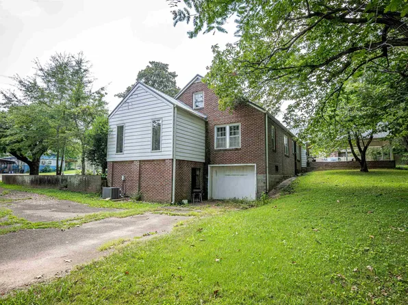 104 Long St, Parsons, TN 38363