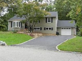 4 Maple St, Morris Plains, NJ 07950