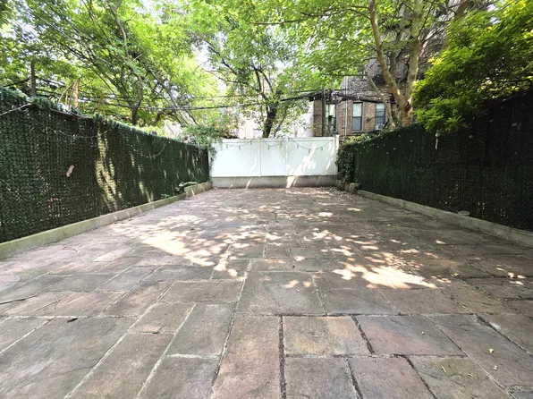129 Quincy Street image 1 of 11