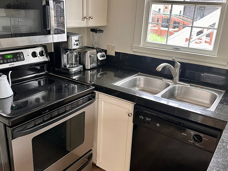 1150 Empire Ave #42 — Photo 17