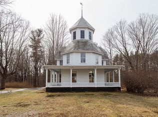 18 Pleasant St, Epping, NH 03042