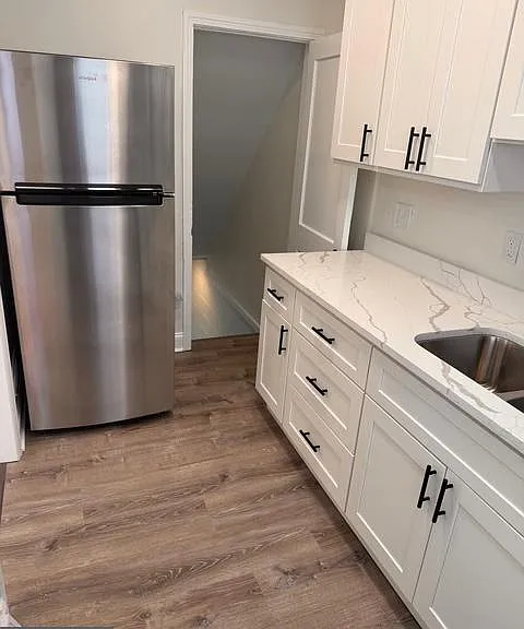 1090 Cameron Rd — Photo 3