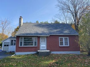 31 Garnsey Rd, Rexford, NY 12148