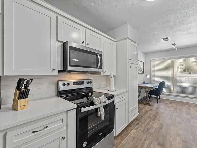 3312 Robinhood Ct — Photo 5