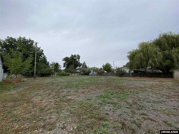 4th image of 1906 Warner St NE