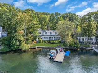 134 Lake End Rd, Newfoundland, NJ 07435