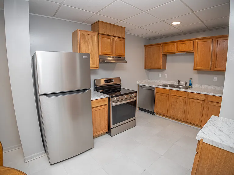 202 E Franklin St #1 — Photo 4