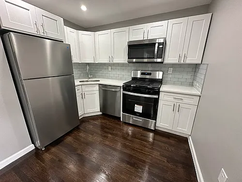 830 Magenta St #6L Photo 1