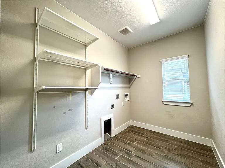 197 Santa Maria St — Photo 21