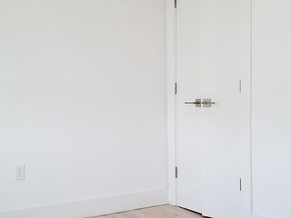 4th image of 162 Clinton Ave #D3