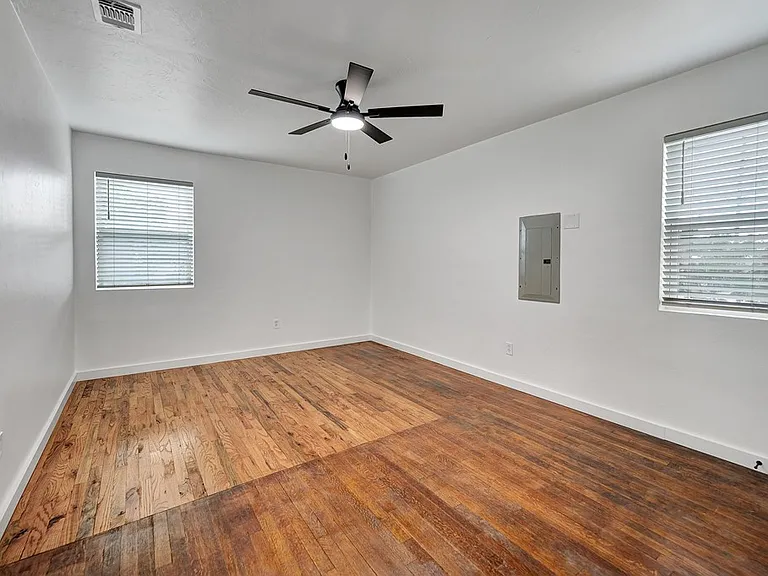 3712 Amelia Dr — Photo 14