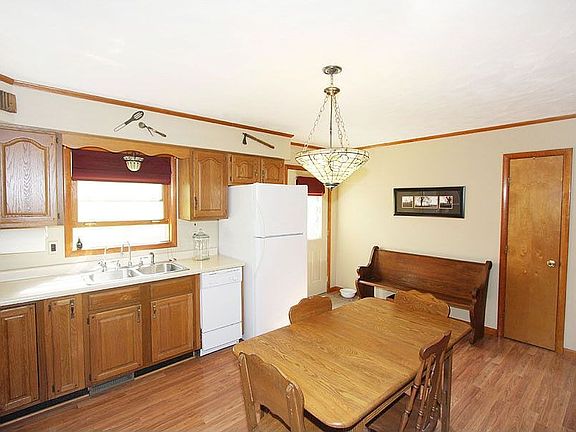 5th image of 482 Crabapple Dr