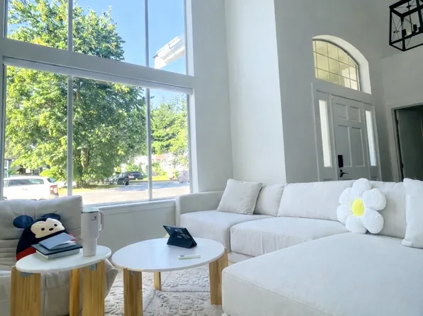 25757 SE 36th Pl, Issaquah, WA 98029