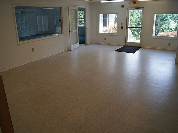 4th image of 4369 Valley Pike